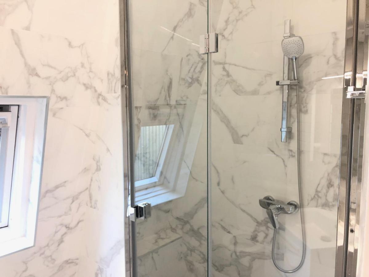 Elegance Haussmanienne, Studio Moderne Et Cosy Paris Luaran gambar