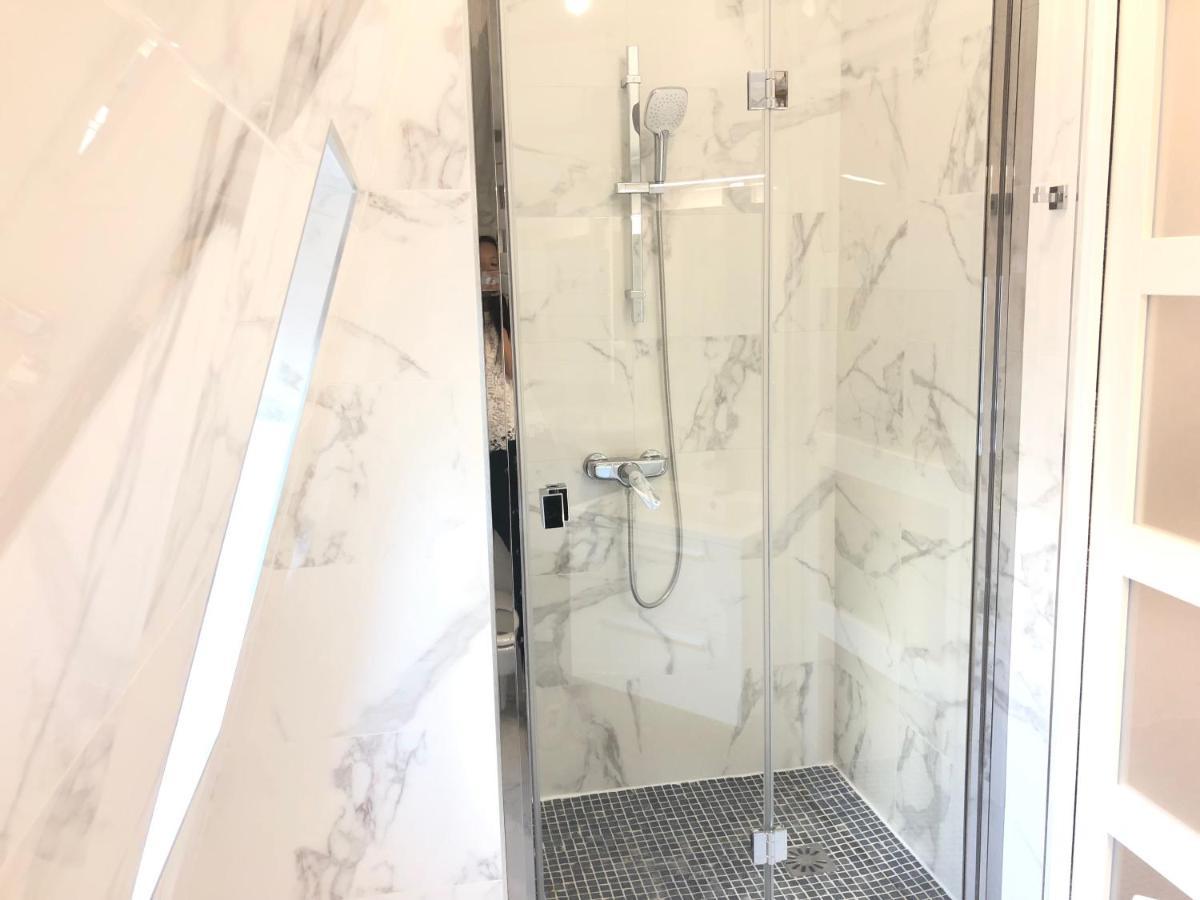 Elegance Haussmanienne, Studio Moderne Et Cosy Paris Luaran gambar